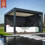 Pergola con tetto a lamelle impermeabili personalizzabile in contesti di ville, design di lusso, ideale per eventi all'aperto e luoghi di relax.