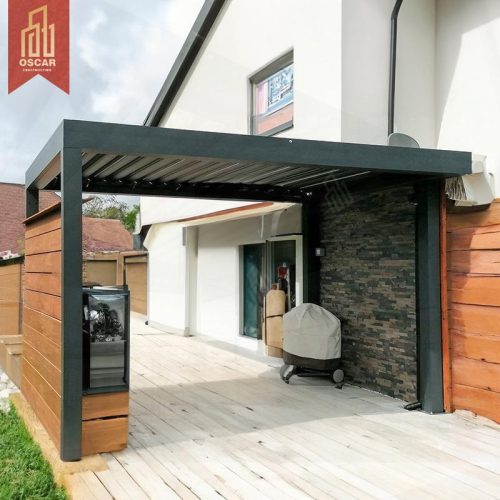 Pergola bioclimatica motorizzata per esterni, pergolato da giardino, pergolato da balcone, pergolato in alluminio con persiane in vetro regolabili e personalizzabili.